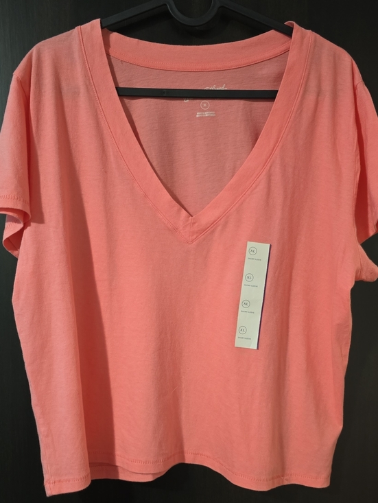 Universal Thread Tops - Universal Thread Coral V-Neck Short Sleeve Tee XL